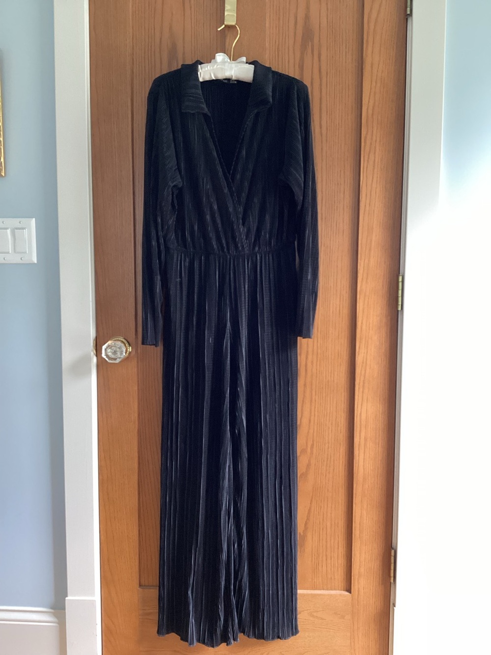 Boohoo Black V-neck Wide Leg Jumpsuit with Collar Size 14